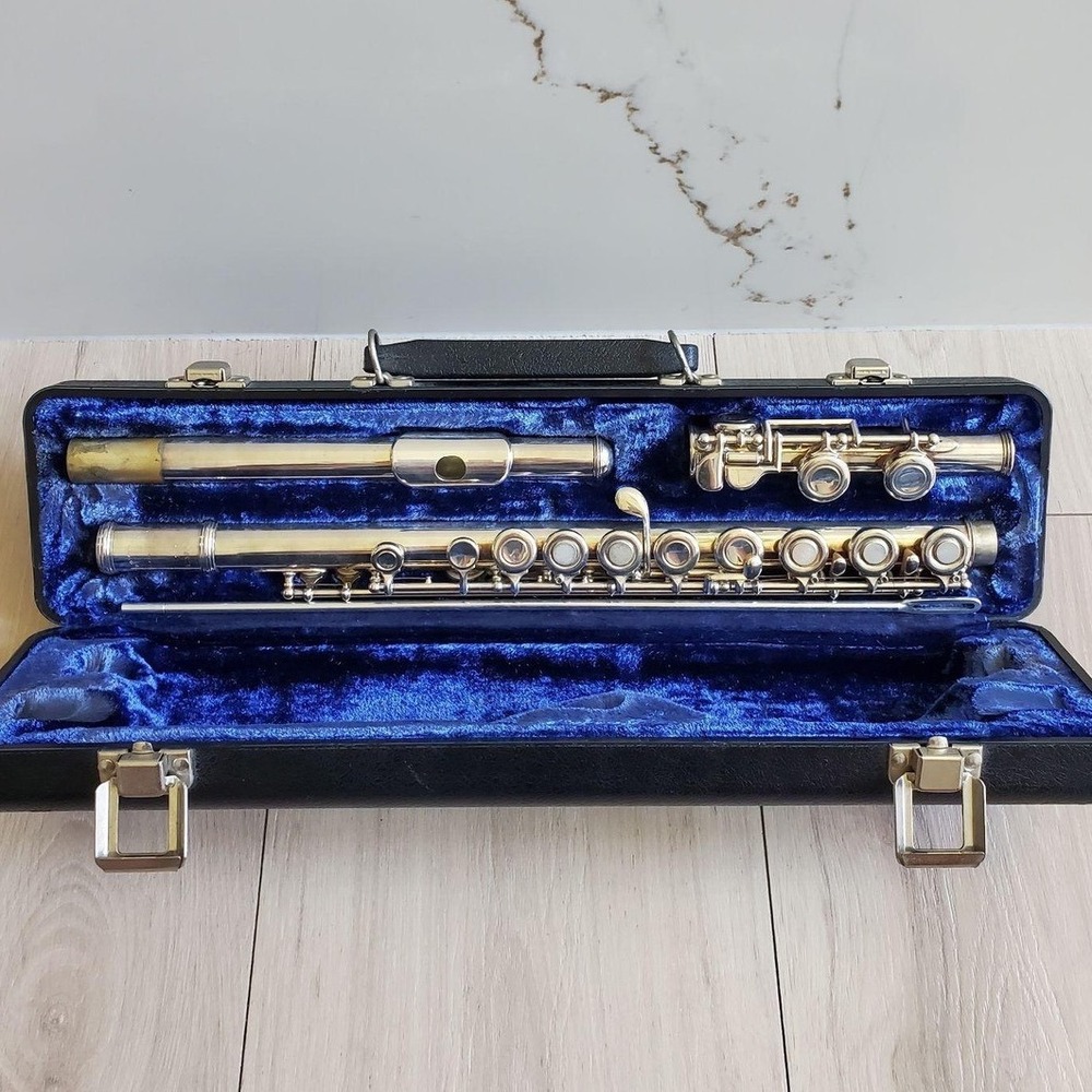 Armstrong Silver C Concert Flute Closed Hole Straight Headjoint Blue Lined Case